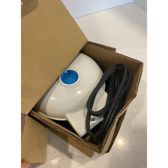 NEW DASH 2 Mini Waffle Maker Skull/Spider - Picture 7 of 14